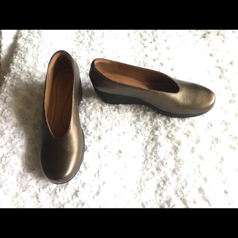 Clarks, 10 Wide, Bronze